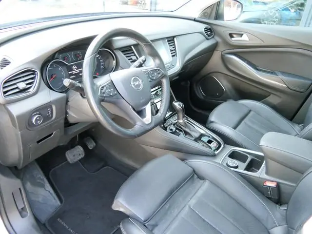 Opel Grandland X 1.6 Turbo 180pk  Business Executive Automaat | Trekhaak | Panoramadak 