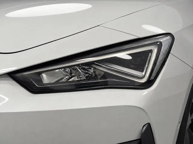 CUPRA Leon 1.5 eTSI 150pk DSG Business Edition · Camera · Apple/Android Car Play · Stoel-& Stuurverw...