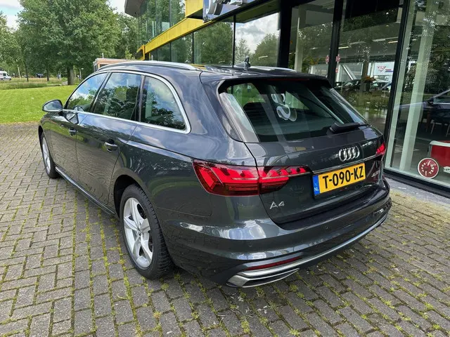Audi A4 Avant 40 TFSI Launch edition Sport