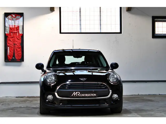 Mini Mini 1.5 One Salt | Automaat | Apple Carplay | Parkeersensoren achter | Navigatie | NL auto | 2...