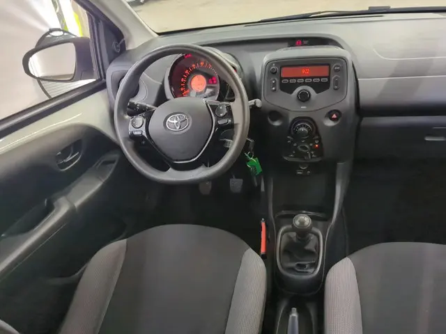 Toyota Aygo 1.0 VVT-i x-fun 1e Eigenaar | Dealer Onderh | BTW | NAP | Airco | Bluetooth | Elek Ramen...