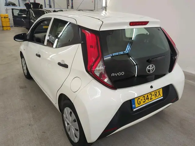 Toyota Aygo 1.0 VVT-i x-fun 1e Eigenaar | Dealer Onderh | BTW | NAP | Airco | Bluetooth | Elek Ramen...