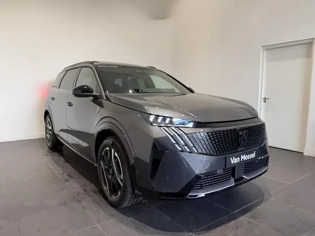 Peugeot e-5008