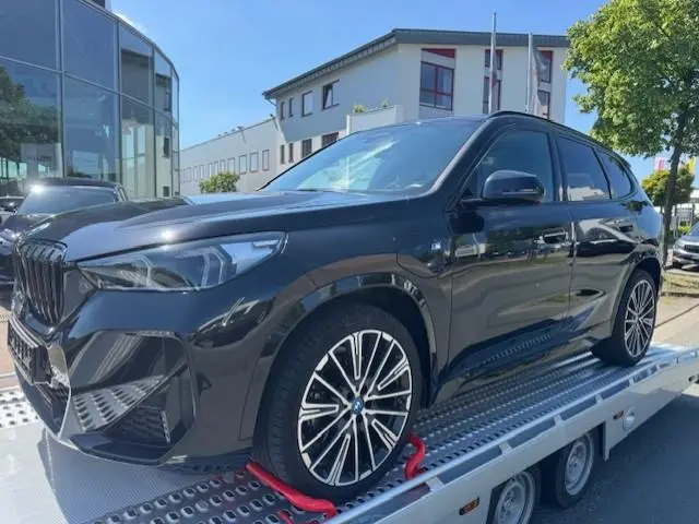 BMW X1 xDrive 30e M Sport Pro 20'' lm velgen,  massage, head up, panoramadak, harman kardon, trekhaa...