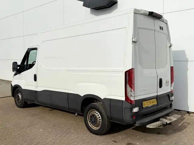 Iveco Daily 35S14 2.3 352 L2H2 Airco Cruise Control 3,5tons Trekhaak Inbouw