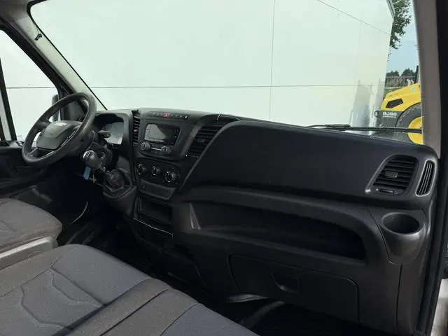 Iveco Daily 35S14 2.3 352 L2H2 Airco Cruise Control 3,5tons Trekhaak Inbouw