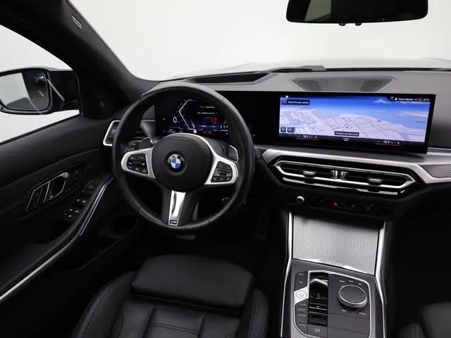 BMW 3-serie Touring M340i xDrive | Pano | Keyless | Memory | Trekhaak | Laser | Head Up | 19'' | Pri...