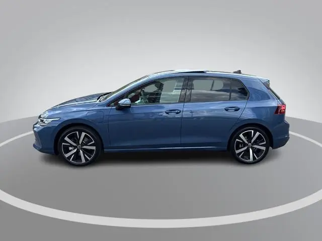 Volkswagen Golf 1.5 eHybrid Life Edition Panoramadak · Achteruitrijcamera · Draadloze telefoonlader...