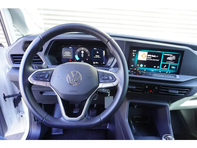 Volkswagen Caddy Cargo 102pk Digitaal dashboard  Airco Cruise control Multifunctioneel stuurwiel Par...