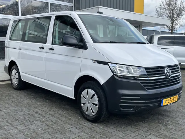 Volkswagen Transporter T6.1 Kombi 2.0 TDI L1H1-9-Persoons Incl. BTW Airco Cruise control Stoelverwarming PDC  Combi Personenbus Passenger Groepsvervoer Taxi