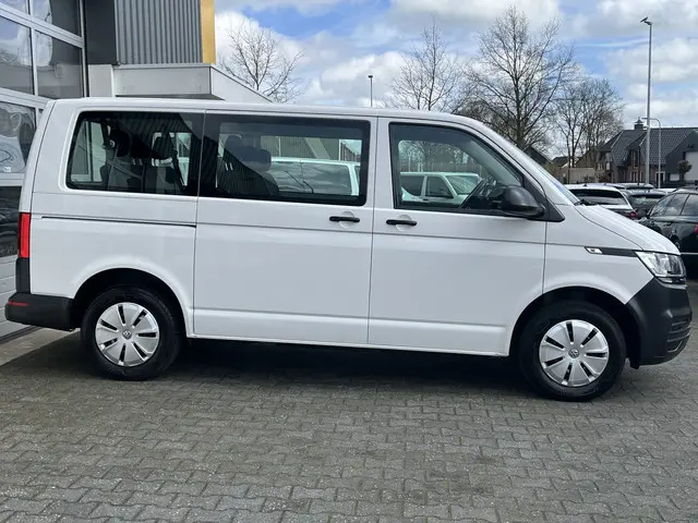 Volkswagen Transporter T6.1 Kombi 2.0 TDI L1H1-9-Persoons Incl. BTW Airco Cruise control Stoelverwarming PDC  Combi Personenbus Passenger Groepsvervoer Taxi