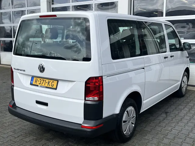 Volkswagen Transporter T6.1 Kombi 2.0 TDI L1H1-9-Persoons Incl. BTW Airco Cruise control Stoelverwarming PDC  Combi Personenbus Passenger Groepsvervoer Taxi