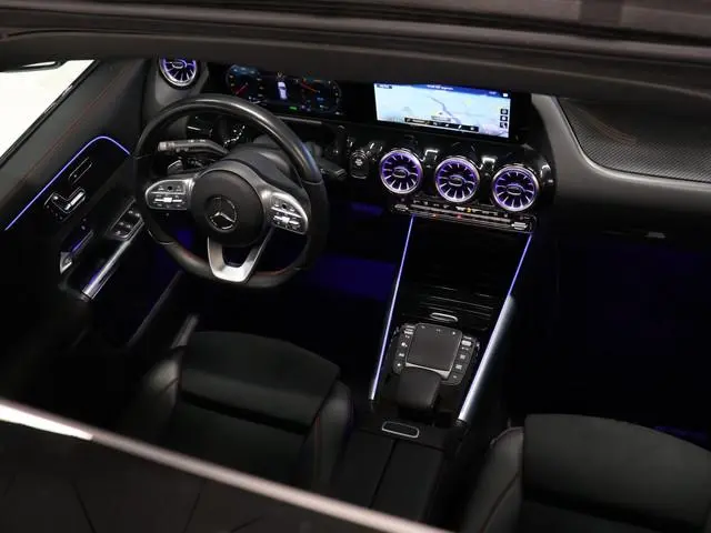 Mercedes-Benz GLA-klasse 250 e AMG Business Solution SOH 100% [SCHUIFKANTELDAK, TREKHAAK, CAMERA, PD...