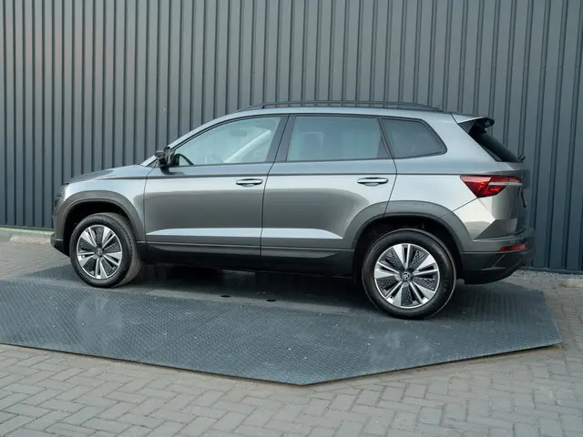 ŠKODA Karoq 1.5 TSI ACT Business Edition Plus | Camera | Stoelverw. | Elk. A-klep | Prijs Rijklaar!!