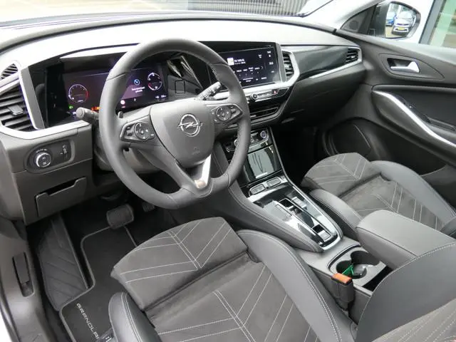 Opel Grandland 1.2 Turbo 130pk Ultimate Automaat | Camera | Keyless | LED Matrix
