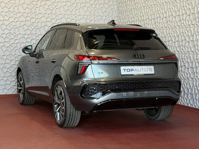 Audi Q3 1.5 e-hybrid |S edition | 272pk | Leer | Pano | Trekhaak | Stoel/Stuur verw |  Matrix Led |...
