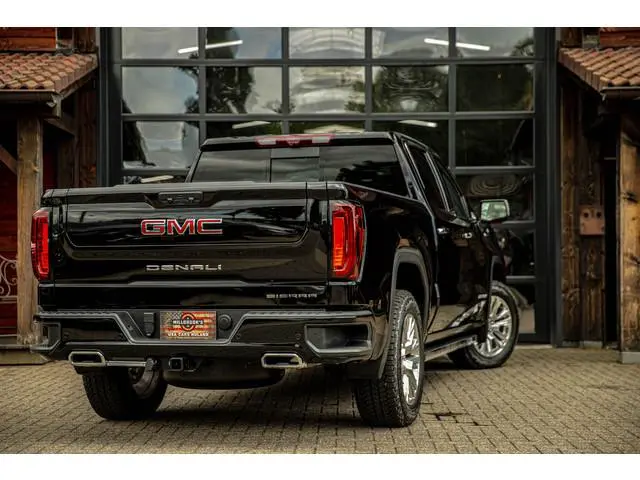 GMC Sierra