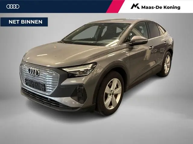 Audi Q4 e-tron 40 Edition 77 kWh 204pk · SOH 96% · Camera · Keyless · Head-Up Display · ACC · Sports...