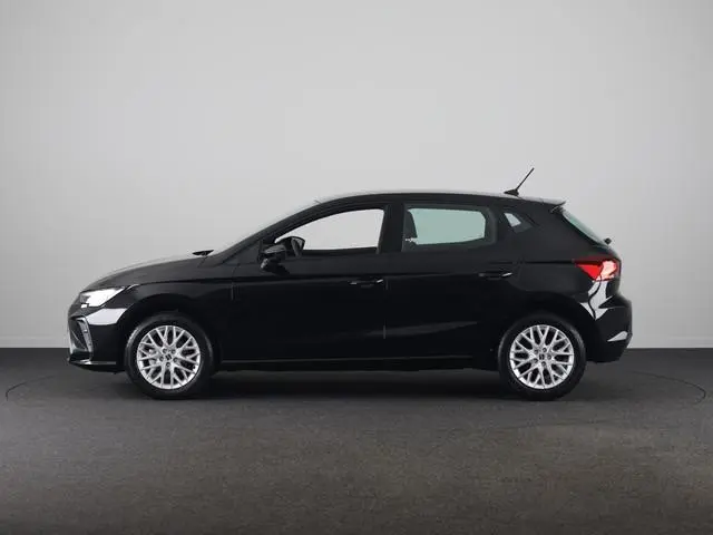 SEAT Ibiza Style Plus 1.0 EcoTSI 95 PK | Midnight Black Metallic | Apple Carplay | Park Assist | Cru...