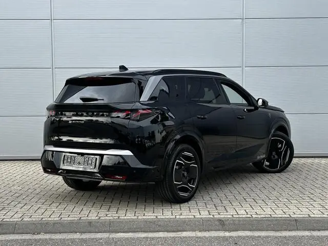 Peugeot e-5008