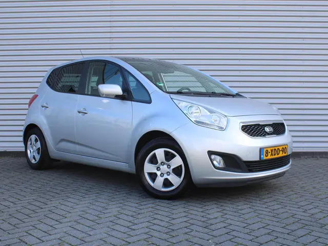 Kia Venga 1.4 CVVT World Cup Edition | Trekhaak | Camera | Panoramadak | Navi | Clima | Cruise |