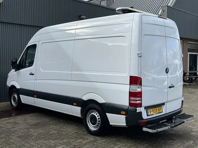 Mercedes-Benz Sprinter 316 2.2 CDI 366 EHD Werkplaats inrichting Servicewagen Servicemonteur Airco Trekhaak 2800kg Cruise control Draaistoel Kastinrichting 1e Eigenaar Euro 6 Bpm vrij voor particulier gebruik!