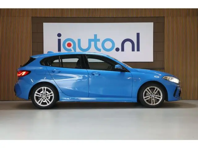 BMW 1-serie 118i aut. M-Sport Shadow Line Pano/Virtual Cockpit+/LED/Leder/ACC/Keyless/17"