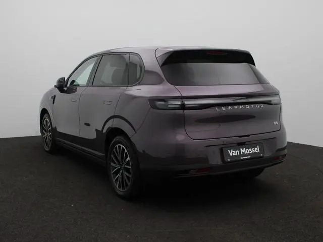 Leapmotor B10