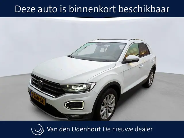 Volkswagen T-Roc 1.0 TSI Style | Trekhaak | Panorama | Full-LED | Navi