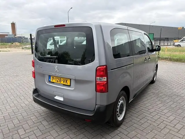 Peugeot e-Expert 50 kWh 9-persoons | excl. BTW | SoH 97,3%