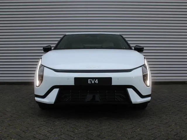 Kia EV4 GT-Line Business Edition 81.4 kWh | Nieuw | Direct leverbaar | Actieradius tot 584 km (WLTP)...