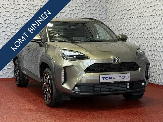 Toyota Yaris Cross 1.5 HYBRID DYNAMIC STOEL/STUUR VERW. 17''LMV KEYLESS CAMERA LED ZWARTE HEMEL ✅ To...