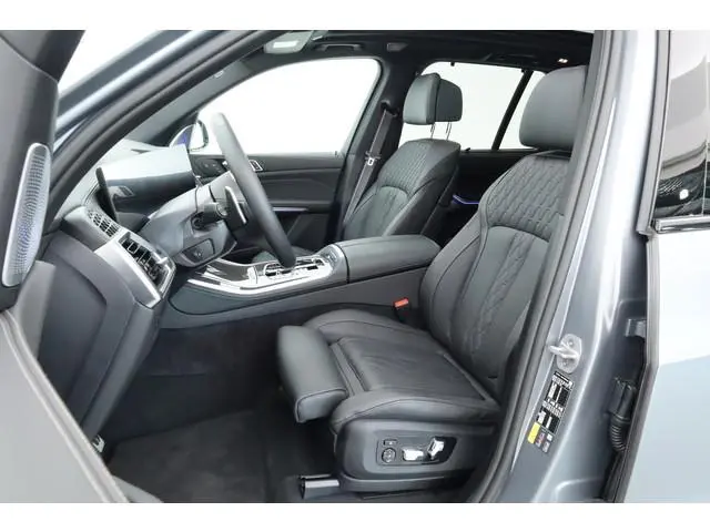 BMW X5 xDrive50e M Sport Frozen pure Grey | Skylounge | Soft Close | Achterasbesturing | 360cam | B&...