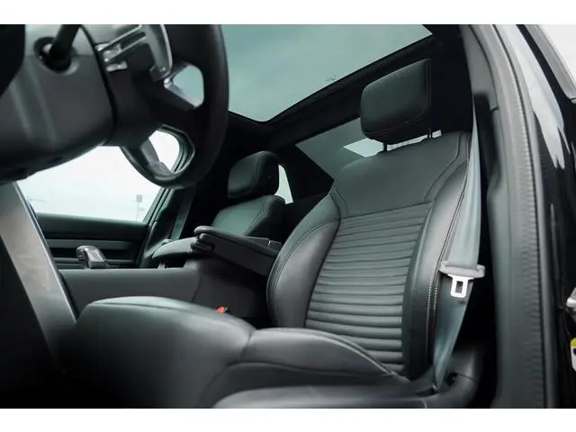 Land Rover Discovery 3.0 D250 R-Dynamic SE / VAN / Pano / Trekhaak / Grijs Kenteken / Excl BTW