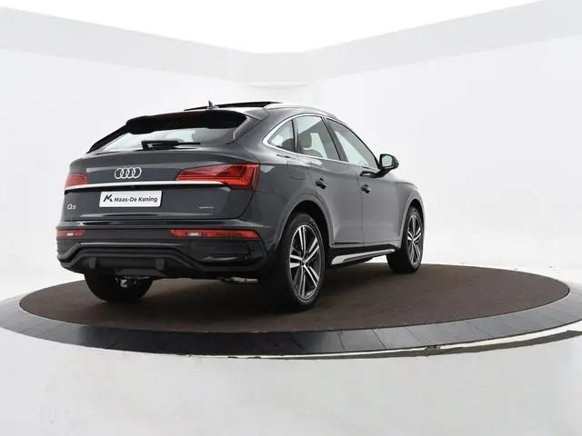 Audi Q5 Sportback Advanced edition 50 TFSI e 220 kW/299 PK · Luchtvering · Glazen panoramadak · Ass....