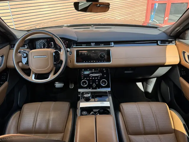 Land Rover Range Rover Velar 2.0 P300 Turbo AWD R-Dynamic SE Panodak / Stoel en Stuur verwarming / M...