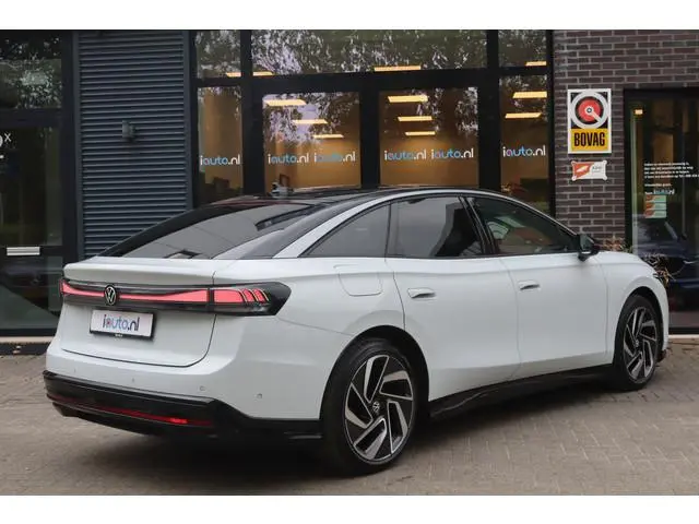 Volkswagen ID.7 Pro Business 77 kWh Leder/IQ.Light/360/Head-up/Discover Pro Max/Keyless/20"/Trekhaak...