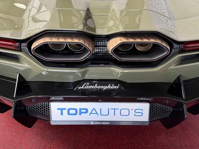 Lamborghini Revuelto