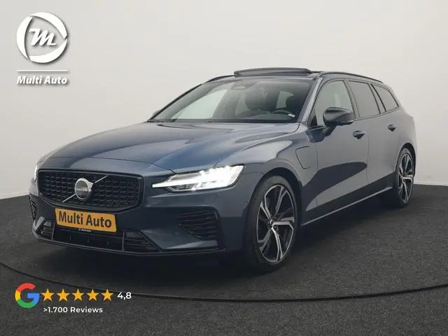 Volvo V60 T6 PHEV AWD Plus Dark Long Range 350pk Dealer O.H | Trekhaak Af Fabriek | Panodak | Adapti...