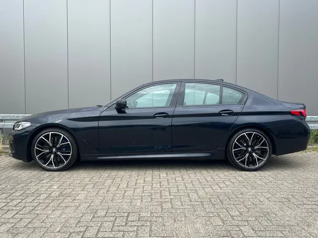 BMW 5-serie M550i xDrive Service Inclusief Plus Garantie tot 24-04-2027