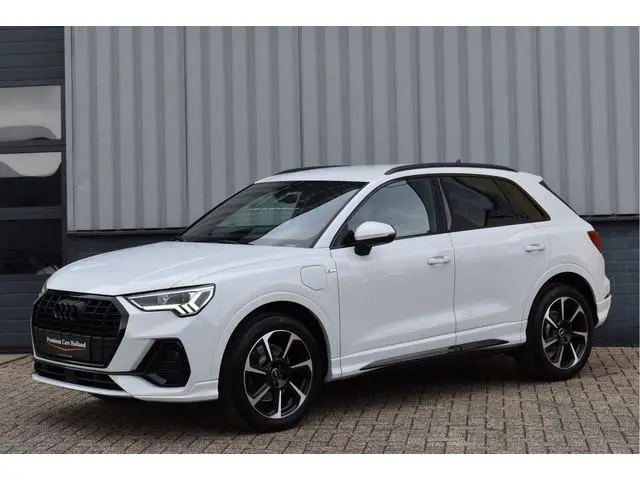 Audi Q3 45 TFSI e S-Line 245 Pk Navi Sfeer Camera ACC Apple Carplay Keyless 19 Inch
