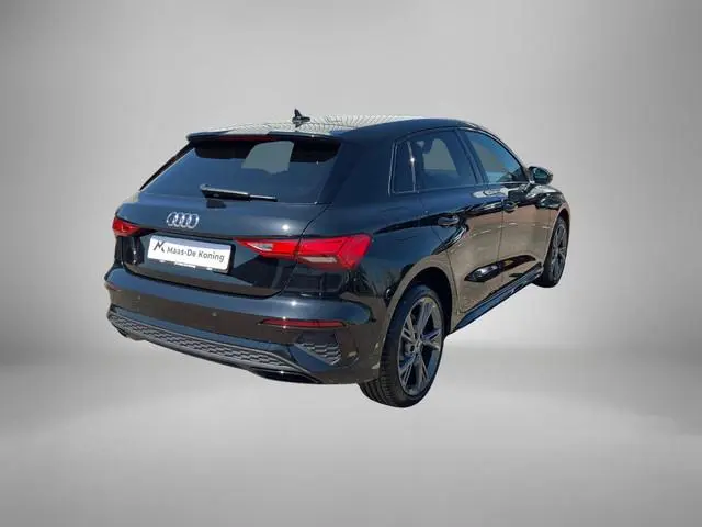 Audi A3 Sportback 45 TFSIe 180kW/245pk S Line · Apple/Android Car Play · Drive select · Leder/Stof ·...