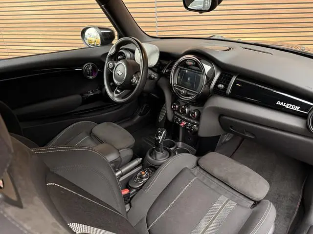 MINI Cooper 1.5 Cooper John Cooper Works Dalston Navi / Clima / Carplay / Spoiler / Cruise