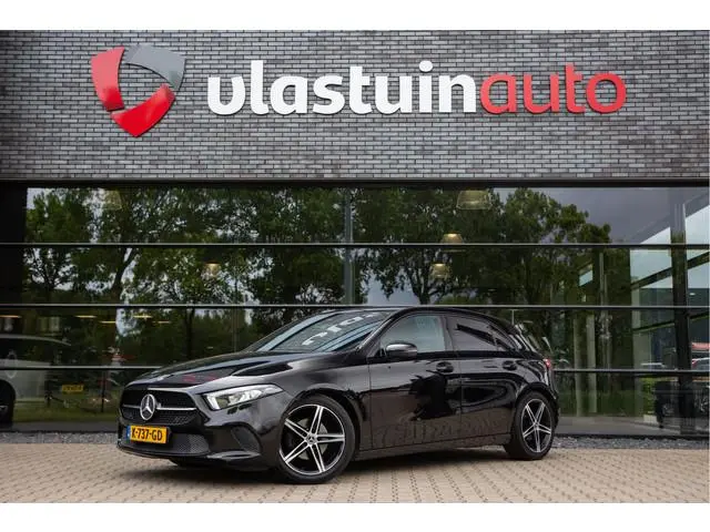 Mercedes-Benz A-klasse 180 Premium Plus , Achteruitrijcamera, Carplay, Stoelverwarming, Leder