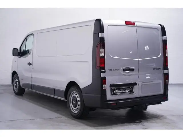 Renault Trafic 1.6 dCi 120 pk L2H1 Airco, Trekhaak Slechts 80 dkm, 3-Zits
