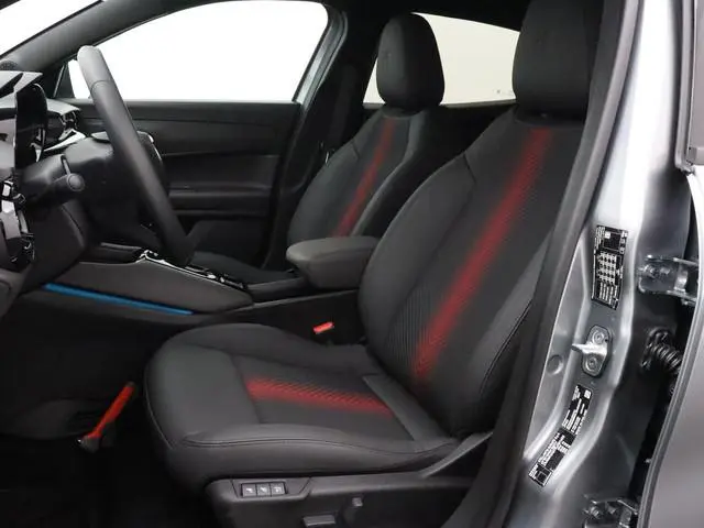 Alfa Romeo Junior Elettrica Speciale 54 kWh | Navigatie | Parkeersensoren | Camera | Stoelverwarming...