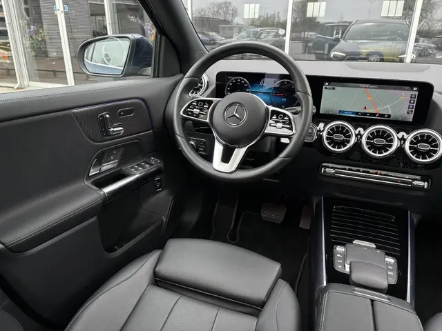 Mercedes-Benz EQA 250 67 kWh |Pano|Distronic|Memory|