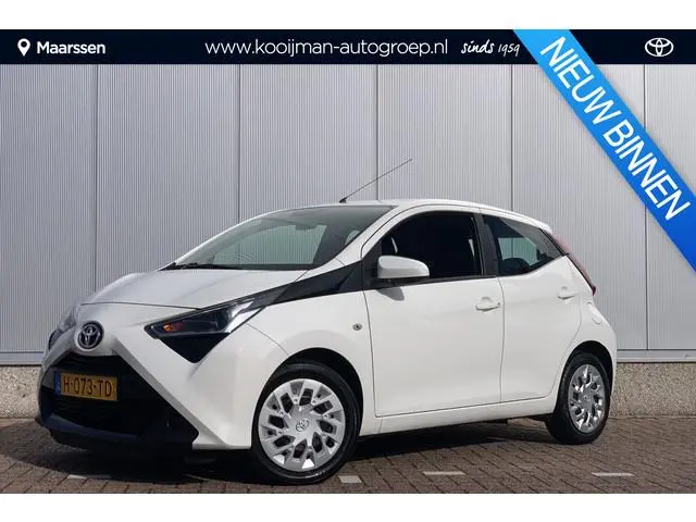 Toyota Aygo 1.0 VVT-i x-play / Camera / Bluetooth / DAB /