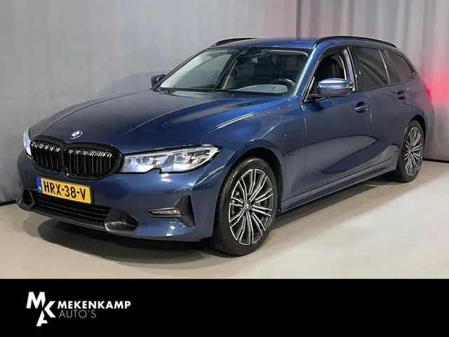 BMW 3-serie Touring 330e xDrive Sport Line 18"/Sportstoelen + memory/Stoel + stuurverwarming/Keyless...