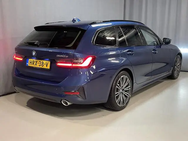 BMW 3-serie Touring 330e xDrive Sport Line 18"/Sportstoelen + memory/Stoel + stuurverwarming/Keyless...